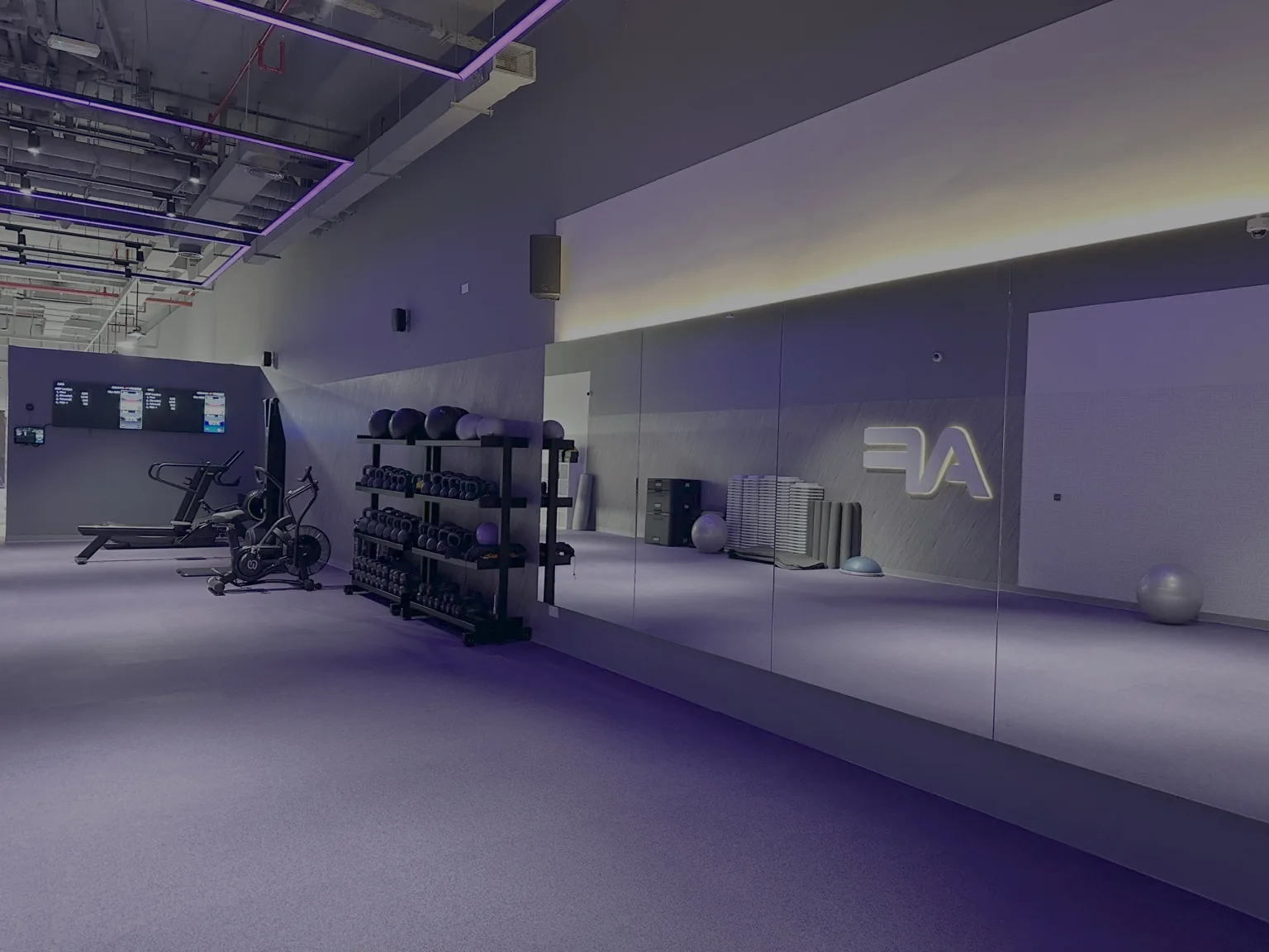 Studio fit-out Dubai mirror installation project